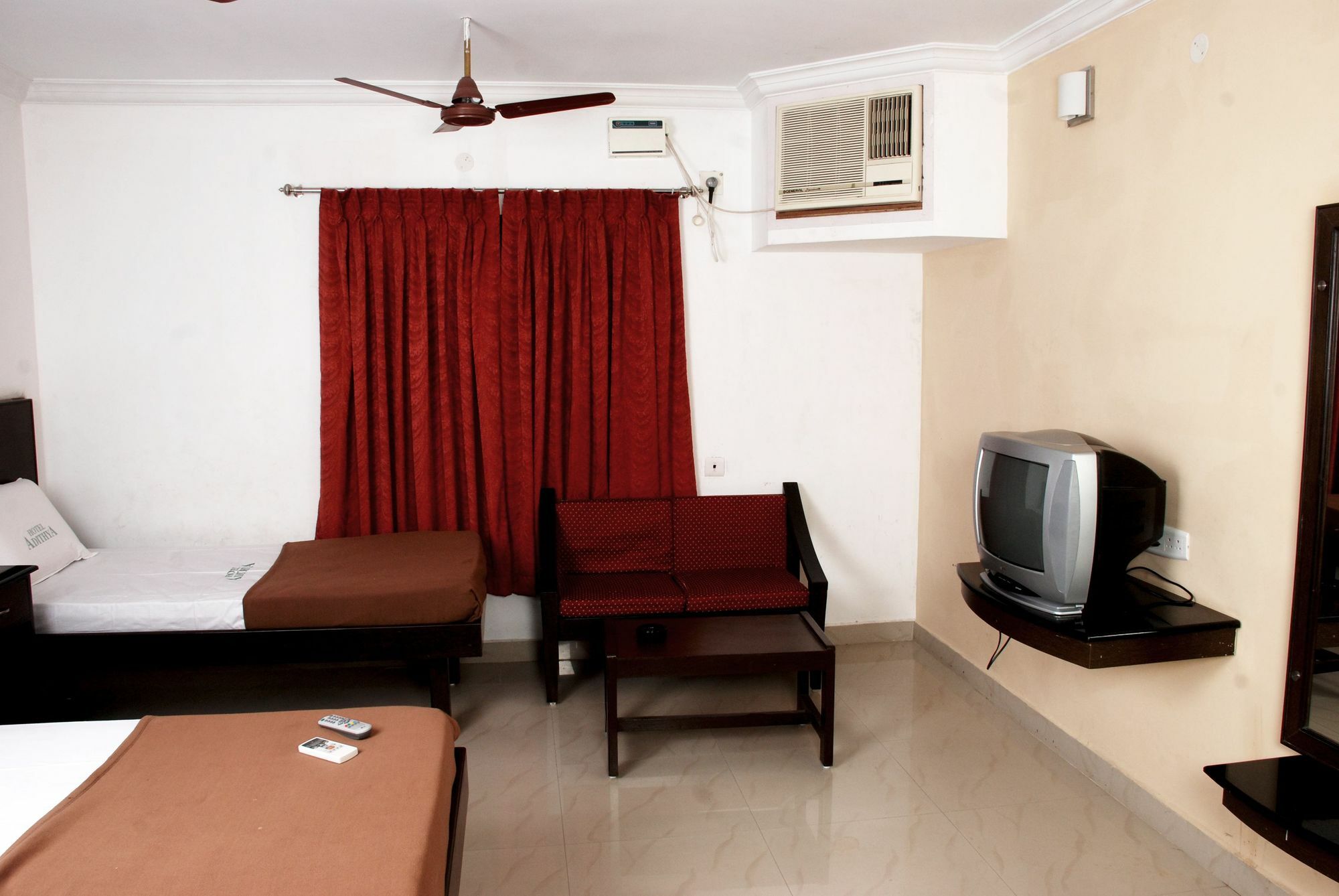 Hotel Adithya شيناي المظهر الخارجي الصورة